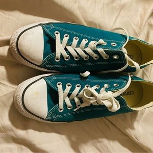 Converse Chucks Unisex Size 11 women’s 9 men’s